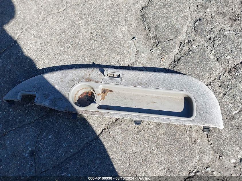 1999 Chevrolet Suburban 1500 Lt VIN: 3GNEC16R5XG177827 Lot: 40100998