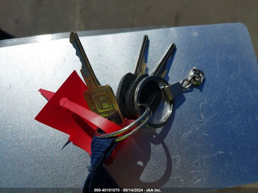 1990 Chevrolet Gmt-400 C1500 VIN: 1GCDC14H7LZ256098 Lot: 40101070