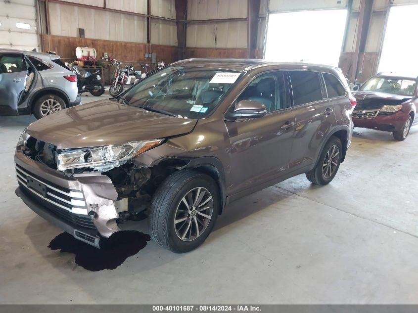 5TDJZRFHXJS874348 2018 TOYOTA HIGHLANDER - Image 2