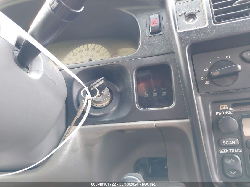 2004 Toyota Tacoma Xtracab VIN: 5TEVL52NX4Z306051 Lot: 40101722