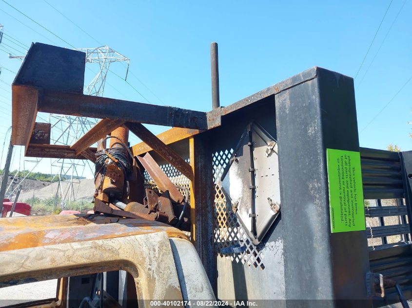 2000 Ford F-450 Lariat/Xl/Xlt VIN: 1FDXF46F1YEC84586 Lot: 40102174