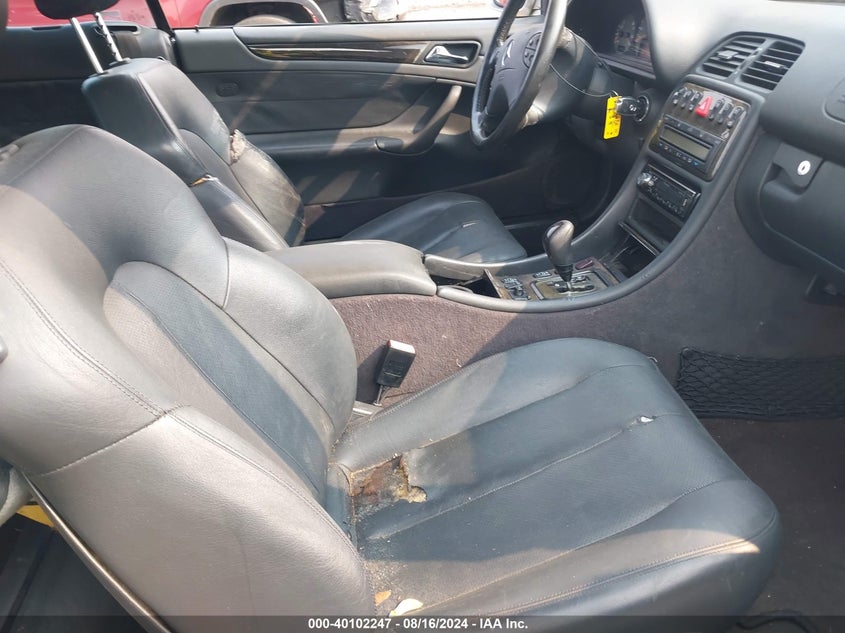 2002 Mercedes-Benz Clk 430 VIN: WDBLK70G22T111002 Lot: 40102247