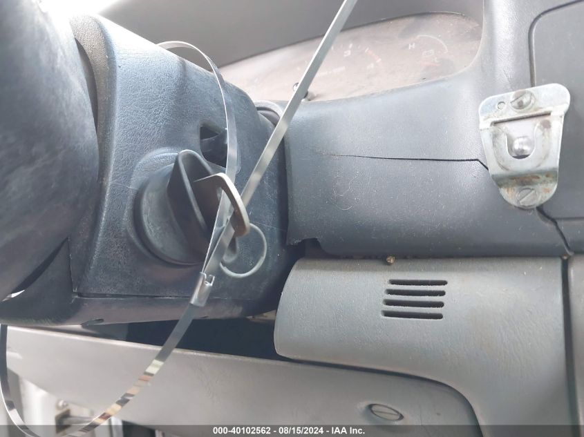 2002 Ford F-550 Xl/Xlt VIN: 1FDAF56F62EA78208 Lot: 40102562