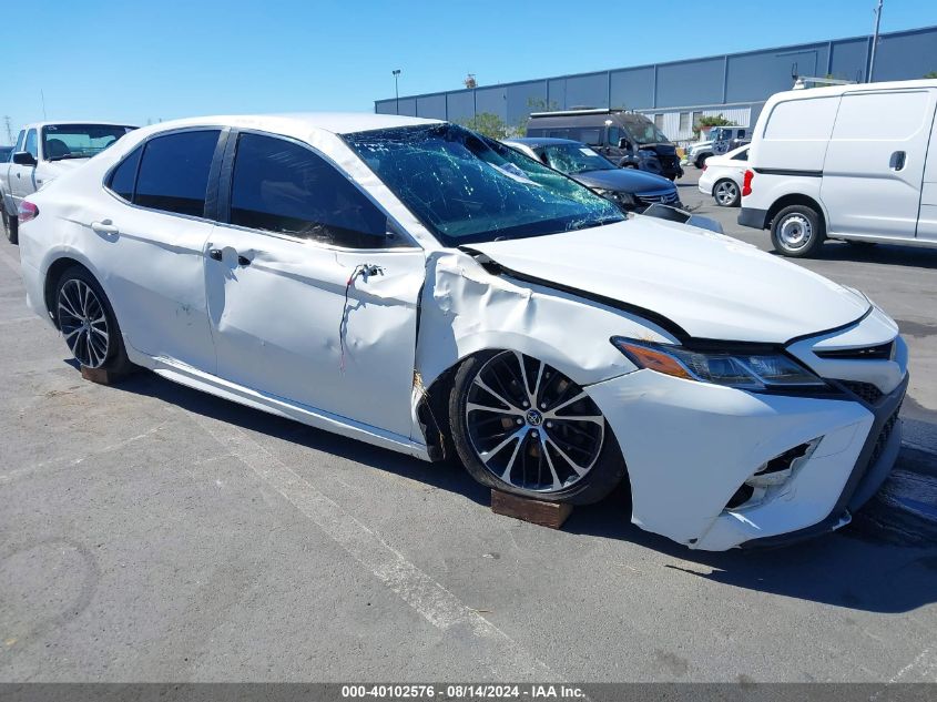 JTNB11HK6J3050687 2018 TOYOTA CAMRY - Image 1