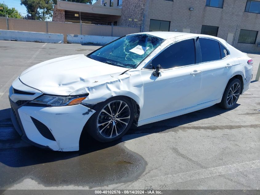 JTNB11HK6J3050687 2018 TOYOTA CAMRY - Image 2