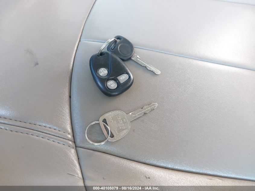 1998 Chevrolet Astro VIN: 1GNEL19WXWB117941 Lot: 40105079