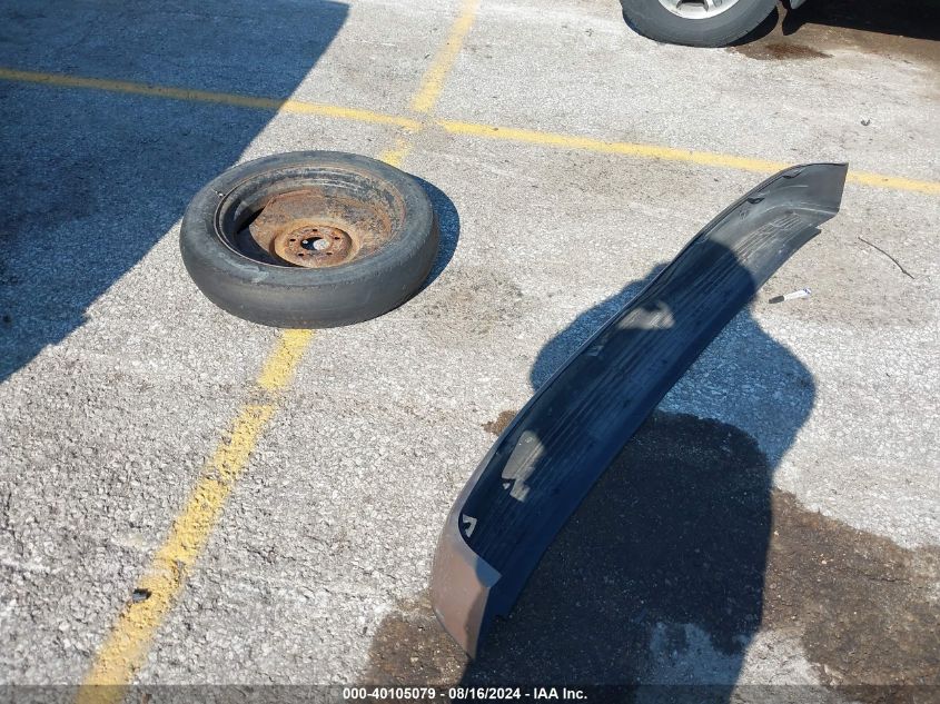 1998 Chevrolet Astro VIN: 1GNEL19WXWB117941 Lot: 40105079