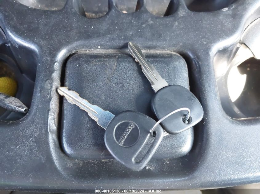 2001 Chevrolet Express VIN: 1GCFG25M811215506 Lot: 40105138