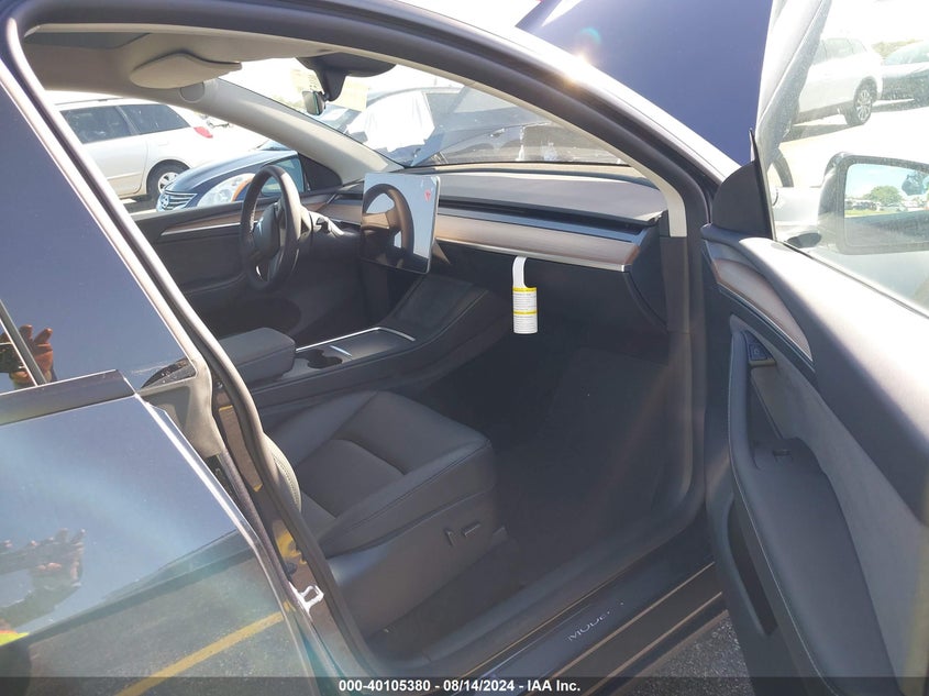 VIN 7SAYGDED3RF097360 2024 TESLA MODEL Y