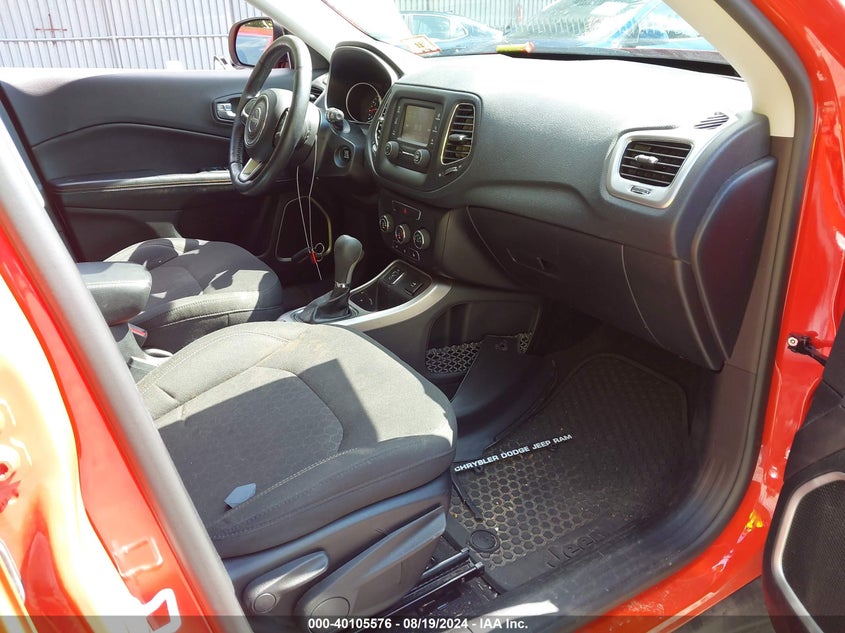 VIN 3C4NJCAB2JT105423 2018 JEEP COMPASS SPORT FWD