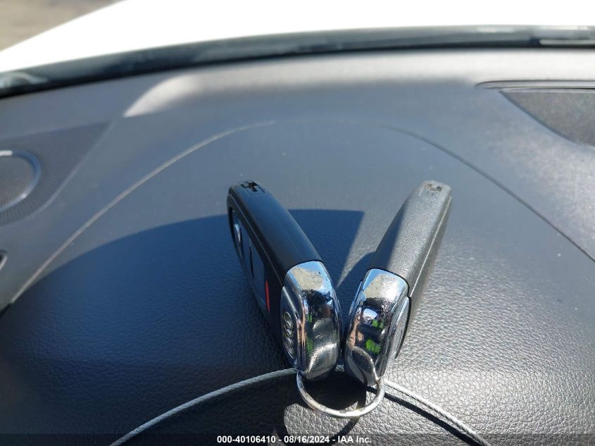 2012 Audi Q5 3.2 Premium Plus VIN: WA1DKAFP6CA106516 Lot: 40106410