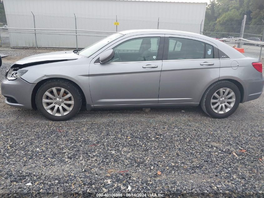 2014 Chrysler 200 Touring VIN: 1C3CCBBB6EN152717 Lot: 40106985