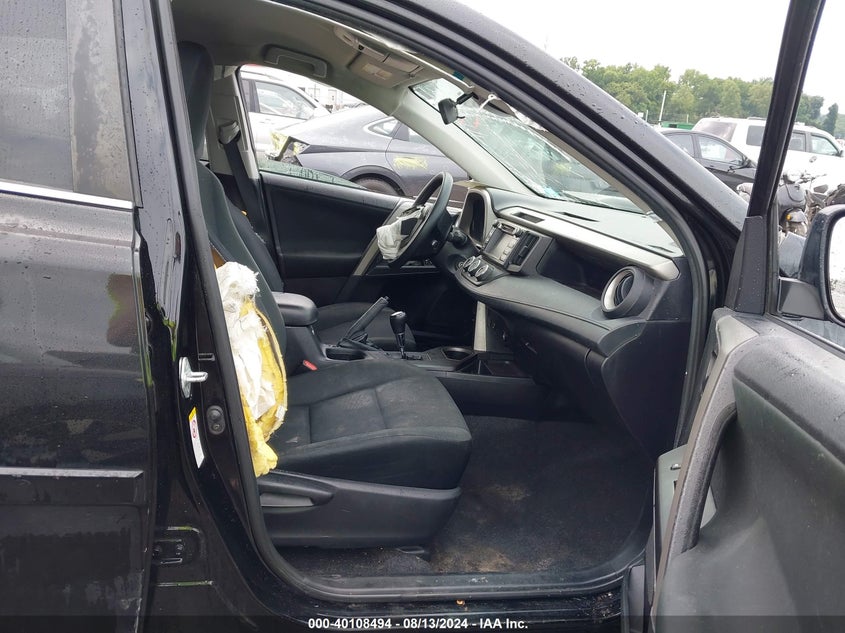 VIN 2T3BFREV1JW857764 2018 TOYOTA RAV4 LE