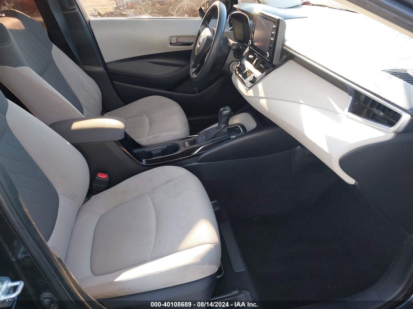 VIN JTDEPMAEXNJ197974 2022 TOYOTA COROLLA LE