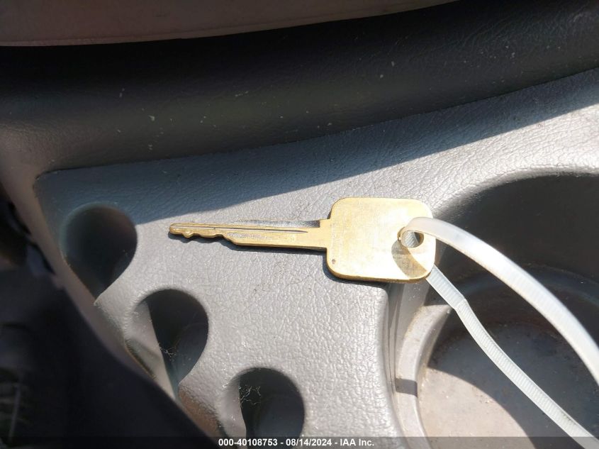 2002 Ford Econoline E250 Van VIN: 1FTNS24252HA05867 Lot: 40108753