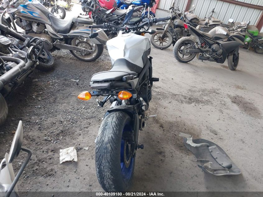 2015 Yamaha Fz09 VIN: JYARN33E1FA006647 Lot: 40109180