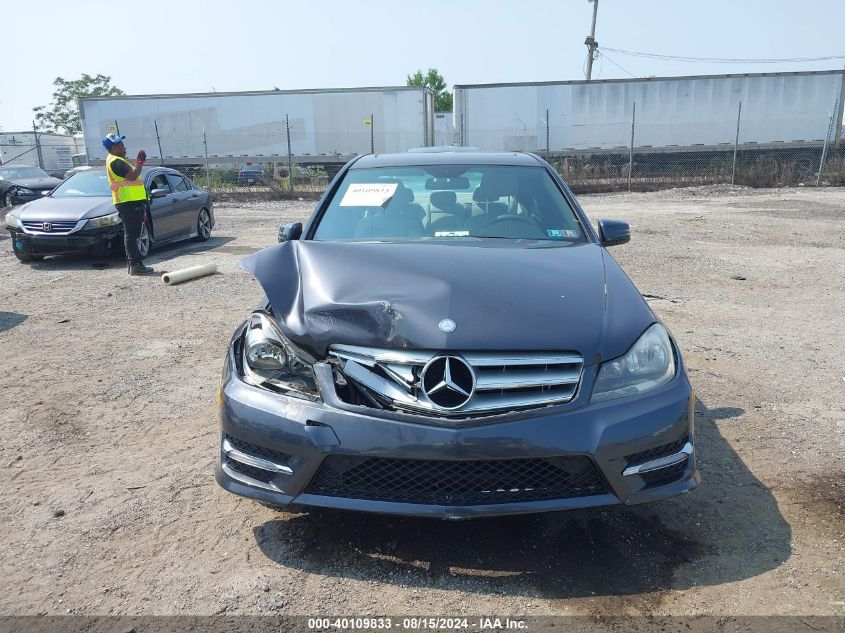2013 Mercedes-Benz C 300 Luxury 4Matic/Sport 4Matic VIN: WDDGF8AB1DR242430 Lot: 40109833