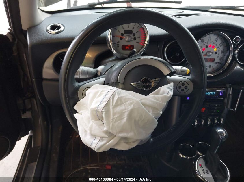 2006 Mini Cooper Hardtop VIN: WMWRC33576TJ77382 Lot: 40109964