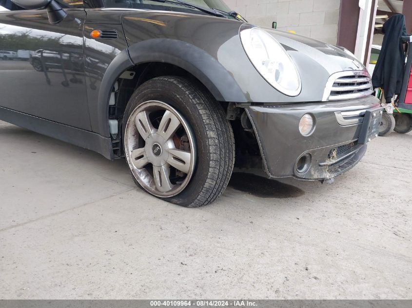 2006 Mini Cooper Hardtop VIN: WMWRC33576TJ77382 Lot: 40109964