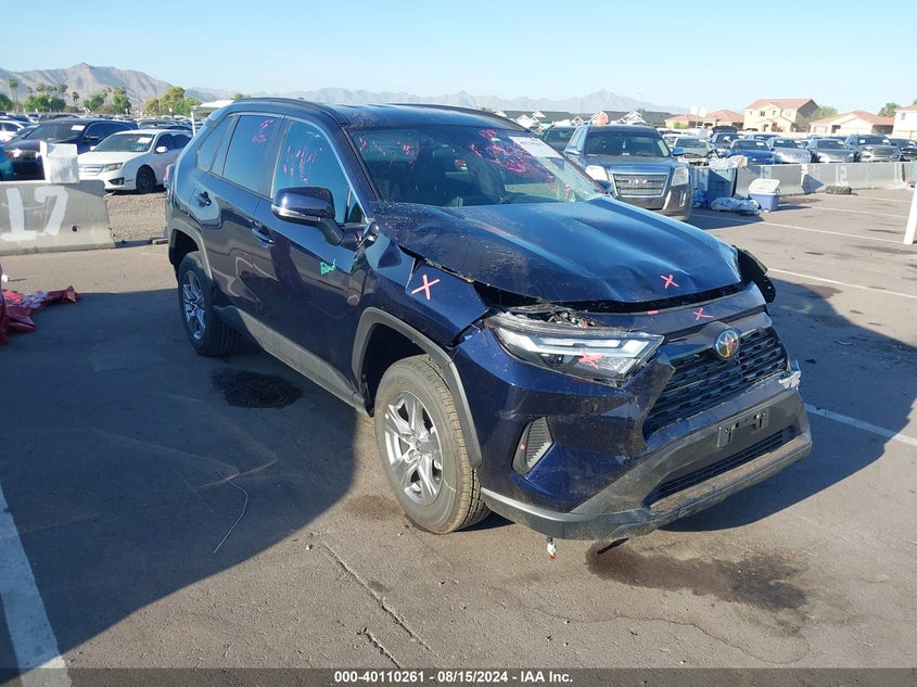 TOYOTA RAV4 XLE 2024