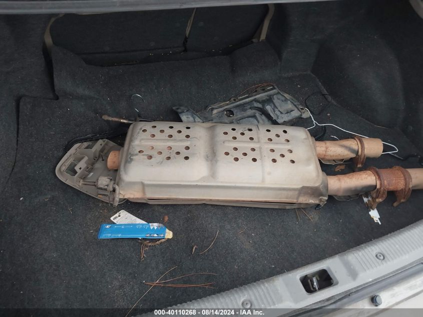 2004 Nissan Sentra 1.8/1.8S VIN: 3N1CB51D24L915563 Lot: 40110268