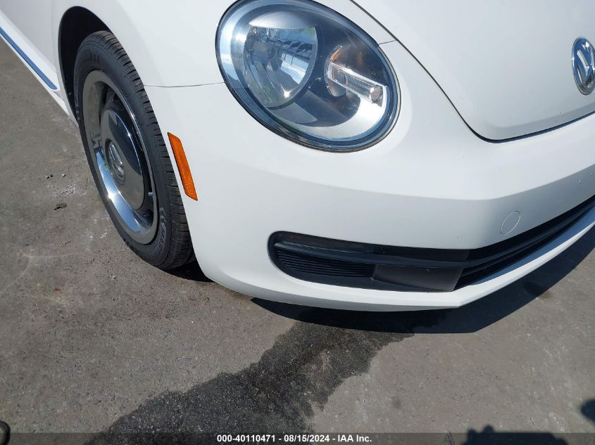 2013 Volkswagen Beetle 2.5L VIN: 3VW5P7AT2DM806148 Lot: 40110471