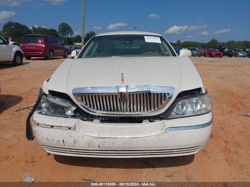 2007 Lincoln Town Car Signature VIN: 1LNHM81W77Y623342 Lot: 40110595