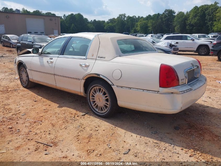 2007 Lincoln Town Car Signature VIN: 1LNHM81W77Y623342 Lot: 40110595