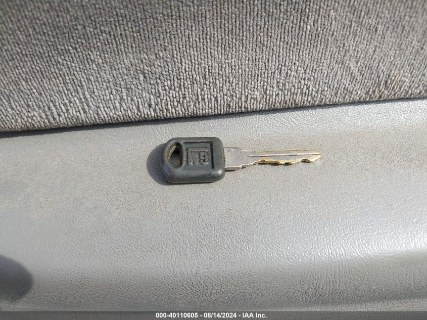 1997 Chevrolet Gmt-400 K1500 VIN: 2GCEK19R8V1197888 Lot: 40110605