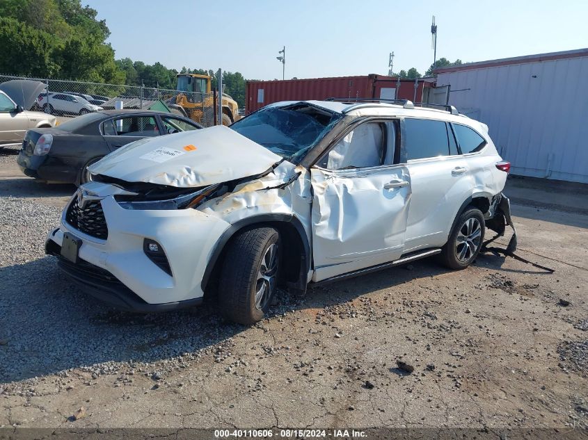 5TDGZRAH4MS519729 2021 TOYOTA HIGHLANDER - Image 2