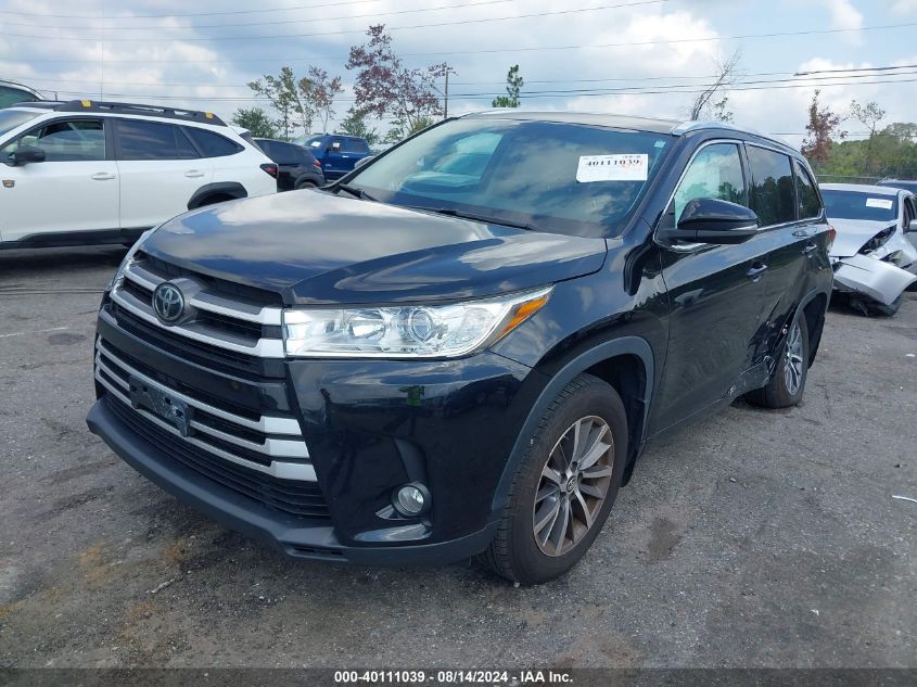 5TDJZRFH7JS558356 2018 TOYOTA HIGHLANDER - Image 2