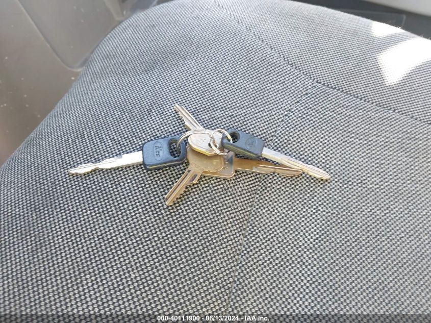 2001 Ford E-250 Commercial/Recreational VIN: 1FTNS24211HA79849 Lot: 40111900