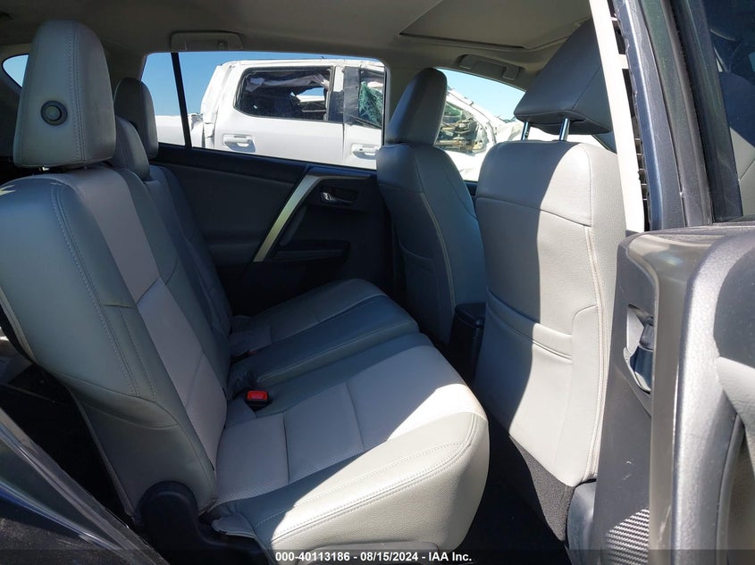 2014 TOYOTA RAV4 XLE - JTMWFREVXED027014