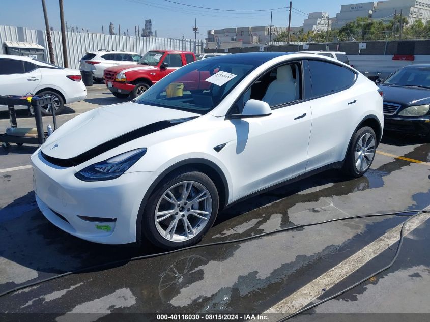 7SAYGDEE6PF608338 2023 TESLA MODEL Y - Image 2