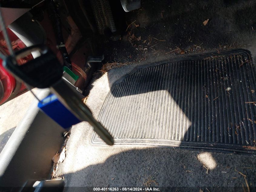 1998 Honda Civic Lx VIN: 1HGEJ6574WL037573 Lot: 40116263