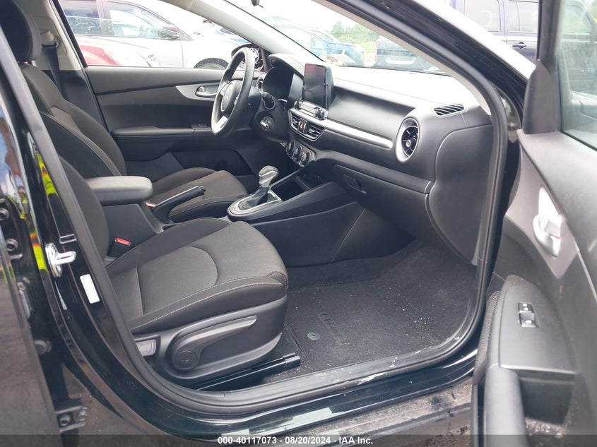 VIN 3KPF24AD6PE674345 2023 KIA FORTE LXS