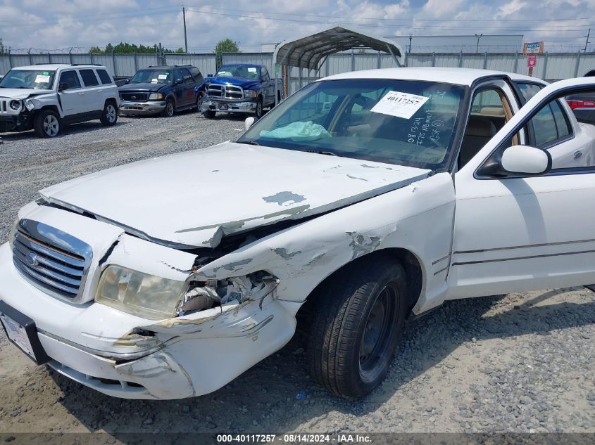 1998 Ford Crown Victoria VIN: 2FAFP73W8WX121888 Lot: 40117257