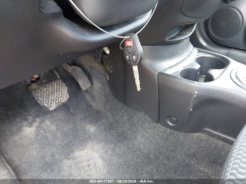 2015 Nissan Versa Note S (Sr)/S Plus/Sl/Sr/Sv VIN: 3N1CE2CPXFL380479 Lot: 40117857