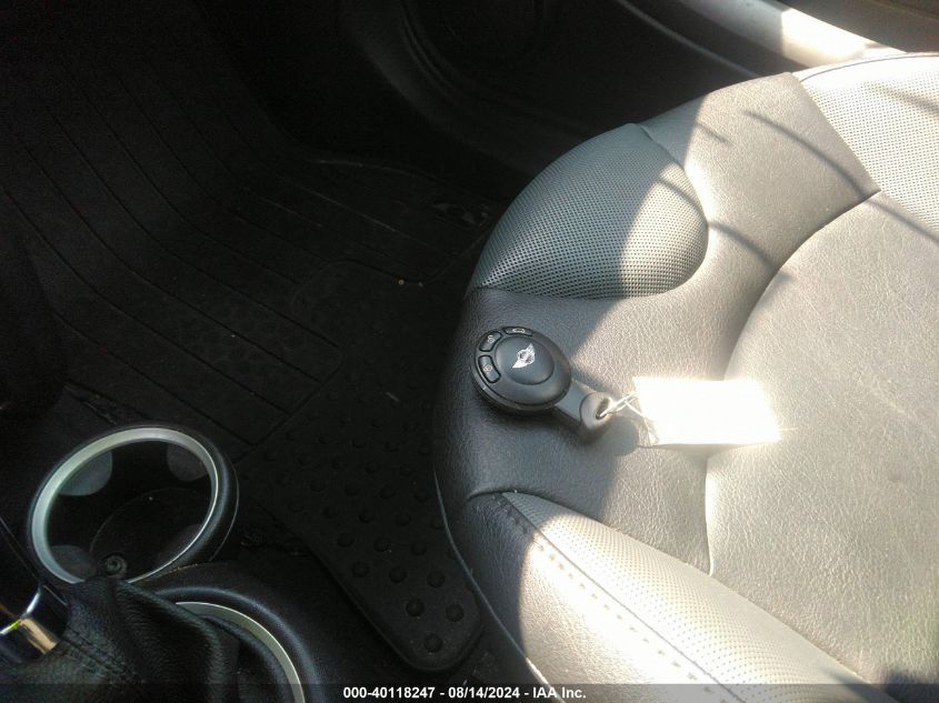 2008 Mini Cooper S VIN: WMWMF73558TV32318 Lot: 40118247