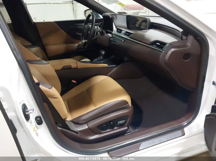 VIN 58ABZ1B16KU017587 2019 LEXUS ES 350