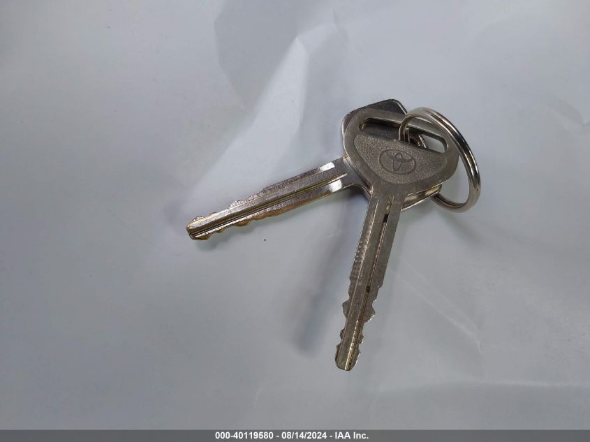 2003 Toyota Camry Le VIN: 4T1BE32K23U757145 Lot: 40119580