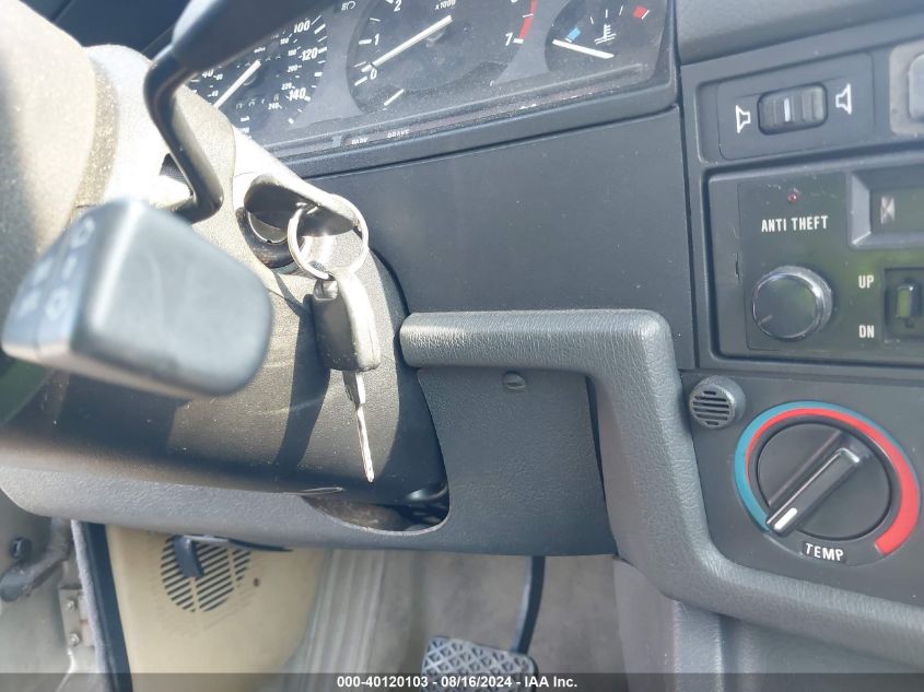 1987 BMW 325 Is Automatic VIN: WBAAA230XH3112109 Lot: 40120103