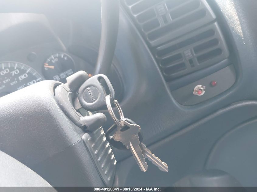 2001 Chevrolet Astro VIN: 1GCDM19W21B117457 Lot: 40120341