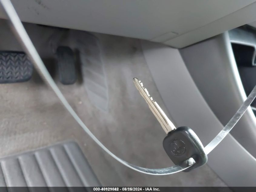 2004 Toyota Camry Le VIN: 4T1BE30K84U908672 Lot: 40121042