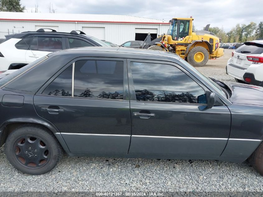 1995 Mercedes-Benz E 320 Base/320 Special VIN: WDBEA32E2SC205462 Lot: 40121357