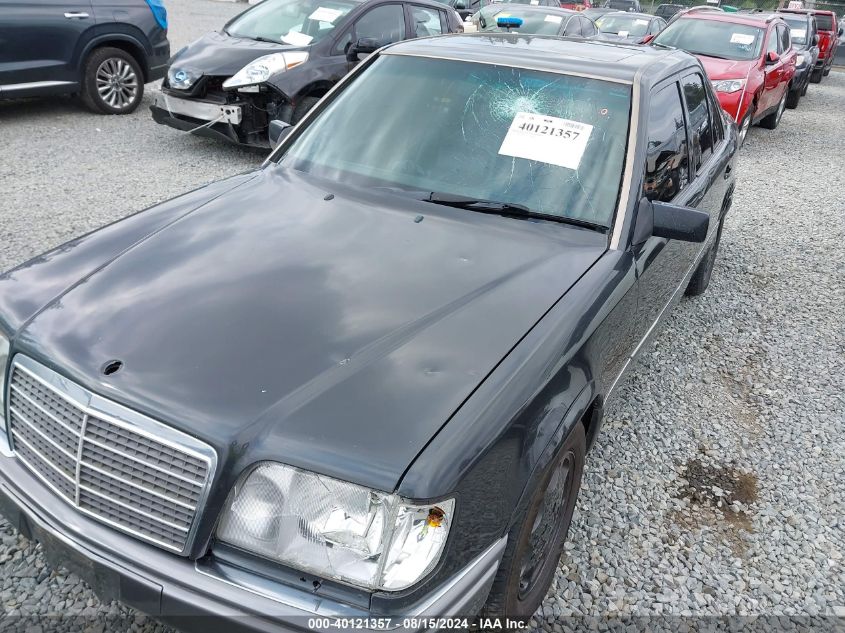 1995 Mercedes-Benz E 320 Base/320 Special VIN: WDBEA32E2SC205462 Lot: 40121357