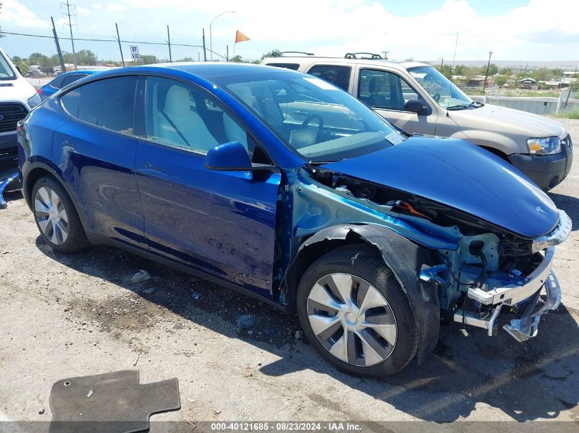 2024 Tesla Model Y Long Range Dual Motor All-Wheel Drive VIN: 7SAYGDEE6RA242980 Lot: 40121685