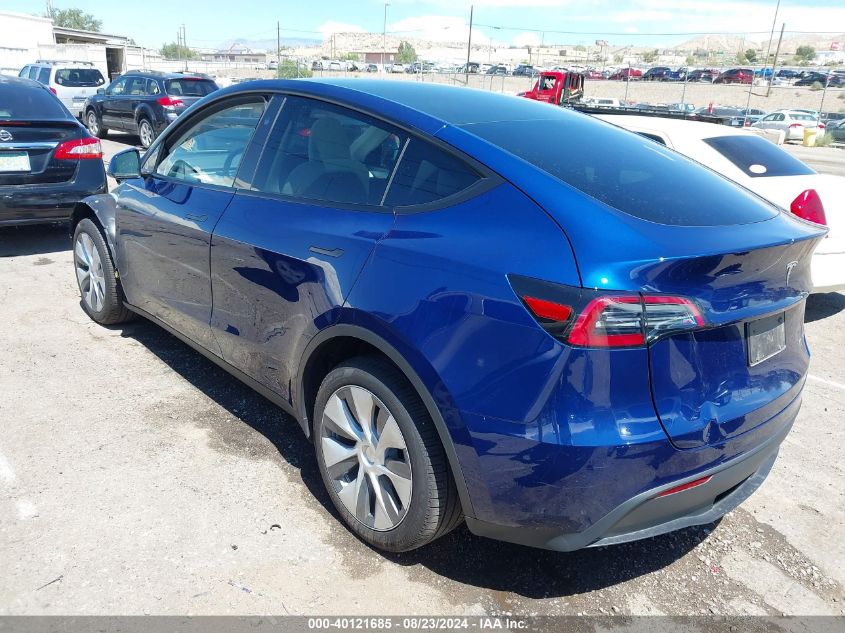 2024 Tesla Model Y Long Range Dual Motor All-Wheel Drive VIN: 7SAYGDEE6RA242980 Lot: 40121685