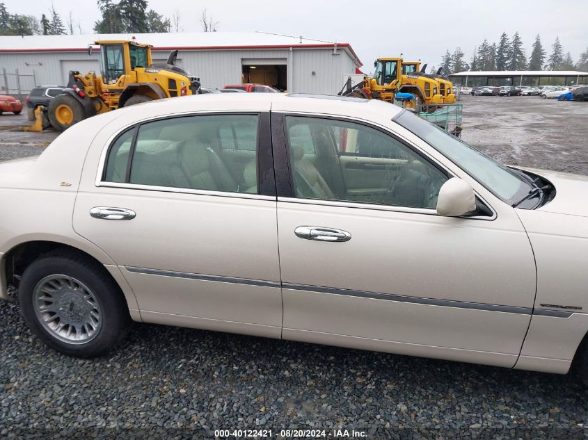 2000 Lincoln Town Car Cartier VIN: 1LNHM83W5YY895256 Lot: 40122421