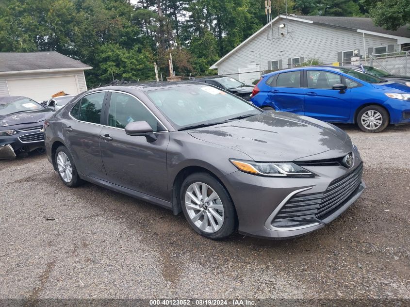 4T1C11AK9MU602907 2021 TOYOTA CAMRY - Image 1